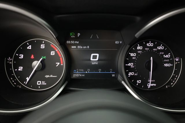 2022 Alfa Romeo Stelvio Sprint AWD with 19'' Sport 5-Hole Aluminum Wheels - 22939505 - 9