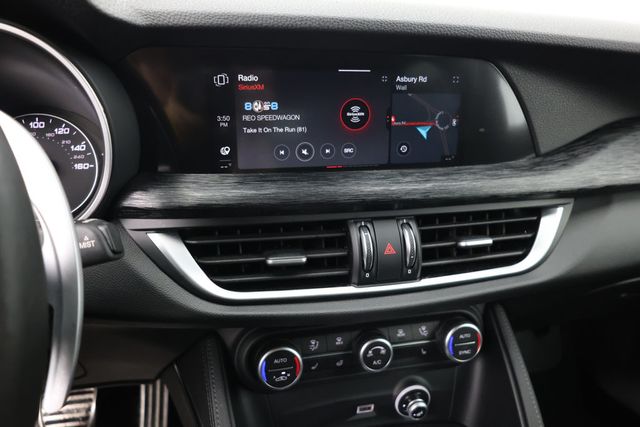 2022 Alfa Romeo Stelvio Sprint AWD with 19'' Sport 5-Hole Aluminum Wheels - 22939505 - 12