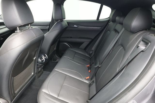 2022 Alfa Romeo Stelvio Sprint AWD with 19'' Sport 5-Hole Aluminum Wheels - 22939505 - 16