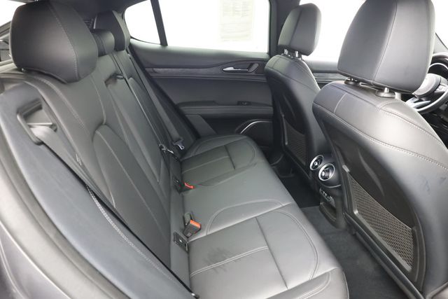 2022 Alfa Romeo Stelvio Sprint AWD with 19'' Sport 5-Hole Aluminum Wheels - 22939505 - 18