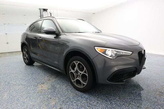 2022 Alfa Romeo Stelvio Sprint AWD with 19'' Sport 5-Hole Aluminum Wheels - 22939505 - 1