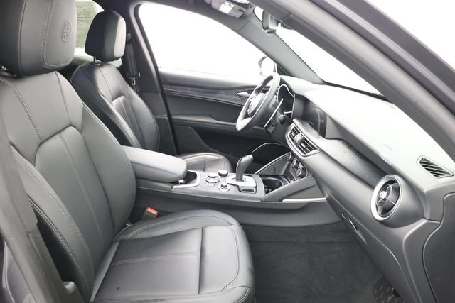 2022 Alfa Romeo Stelvio Sprint AWD with 19'' Sport 5-Hole Aluminum Wheels - 22939505 - 19