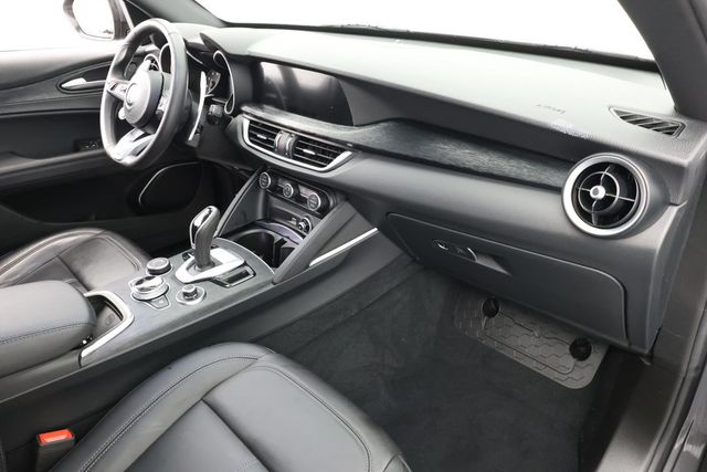 2022 Alfa Romeo Stelvio Sprint AWD with 19'' Sport 5-Hole Aluminum Wheels - 22939505 - 20