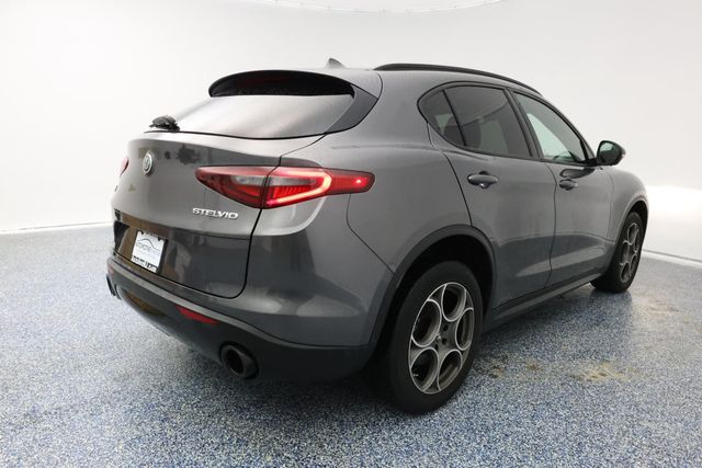 2022 Alfa Romeo Stelvio Sprint AWD with 19'' Sport 5-Hole Aluminum Wheels - 22939505 - 2