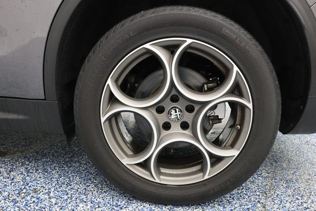 2022 Alfa Romeo Stelvio Sprint AWD with 19'' Sport 5-Hole Aluminum Wheels - 22939505 - 5