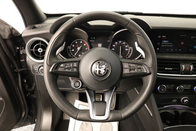 2022 Alfa Romeo Stelvio Sprint AWD with 19'' Sport 5-Hole Aluminum Wheels - 22939505 - 8