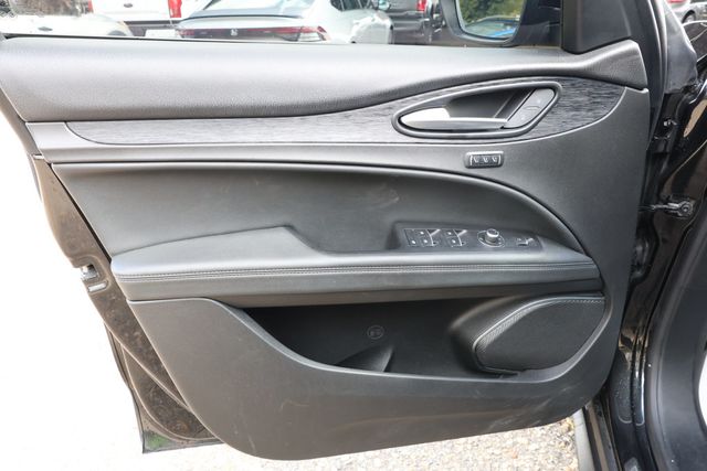 2022 Alfa Romeo Stelvio Sprint with Dual-Pane Sunroof & 19'' Wheels - 22939930 - 10