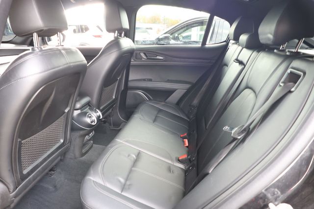 2022 Alfa Romeo Stelvio Sprint with Dual-Pane Sunroof & 19'' Wheels - 22939930 - 21