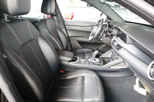 2022 Alfa Romeo Stelvio Sprint with Dual-Pane Sunroof & 19'' Wheels - 22939930 - 24
