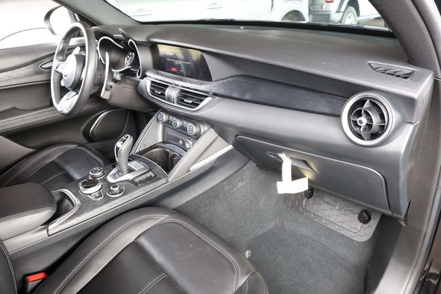 2022 Alfa Romeo Stelvio Sprint with Dual-Pane Sunroof & 19'' Wheels - 22939930 - 25