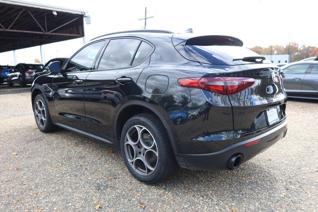 2022 Alfa Romeo Stelvio Sprint with Dual-Pane Sunroof & 19'' Wheels - 22939930 - 2