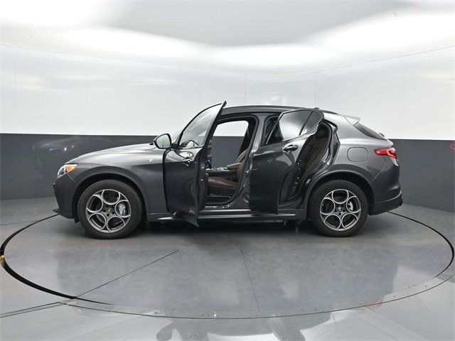 2022 Alfa Romeo Stelvio Ti - 22930365 - 42
