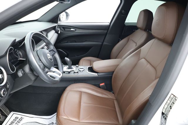 2022 Alfa Romeo Stelvio Ti AWD with CHOCOLATE SEATS - 22938583 - 17