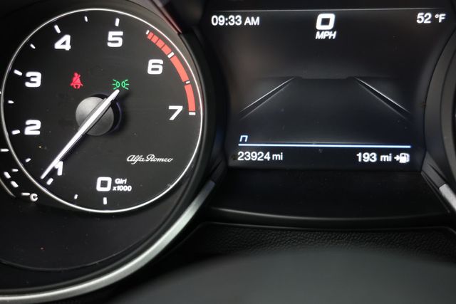 2022 Alfa Romeo Stelvio Ti AWD with Gloss-Red Calipers - 22938548 - 11