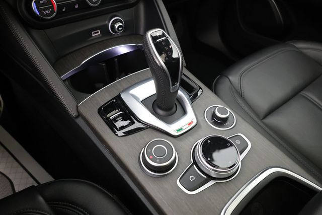 2022 Alfa Romeo Stelvio Ti AWD with Gloss-Red Calipers - 22938548 - 12