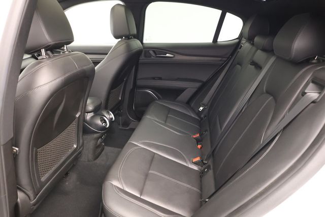 2022 Alfa Romeo Stelvio Ti AWD with Gloss-Red Calipers - 22938548 - 16