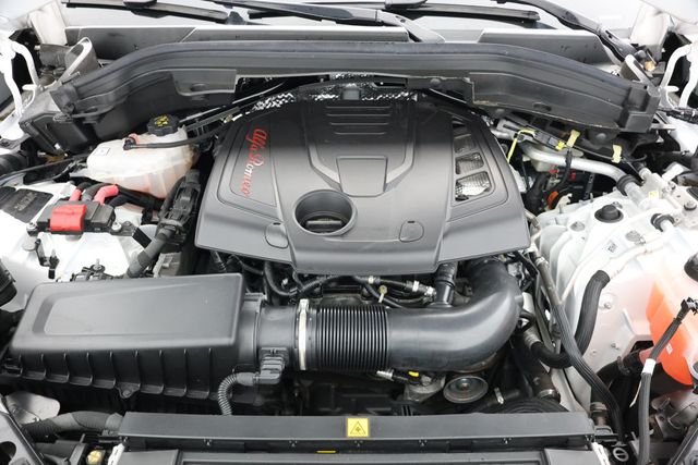 2022 Alfa Romeo Stelvio Ti AWD with Gloss-Red Calipers - 22938548 - 21