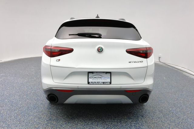 2022 Alfa Romeo Stelvio Ti AWD with Gloss-Red Calipers - 22938548 - 3