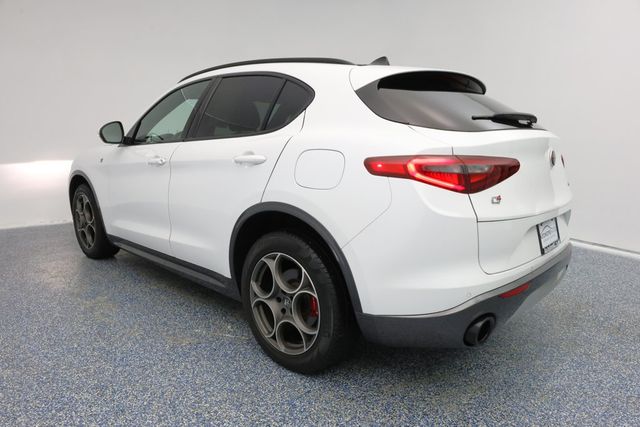 2022 Alfa Romeo Stelvio Ti AWD with Gloss-Red Calipers - 22938548 - 4