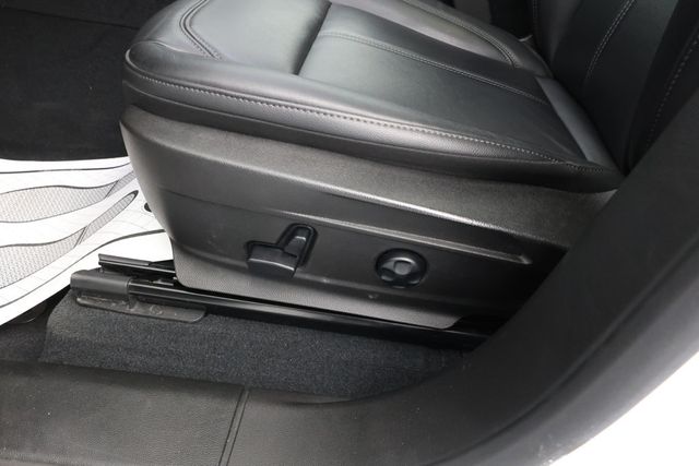 2022 Alfa Romeo Stelvio Ti AWD with Gloss-Red Calipers - 22938548 - 7