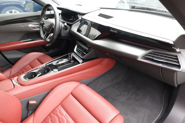 2022 Audi e-tron GT Prestige quattro - 22939880 - 24
