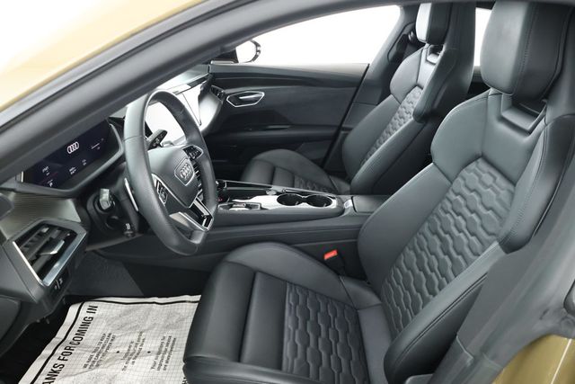 2022 Audi e-tron GT Prestige quattro w/ Performance Package & Full Leather Interior - 22932597 - 18
