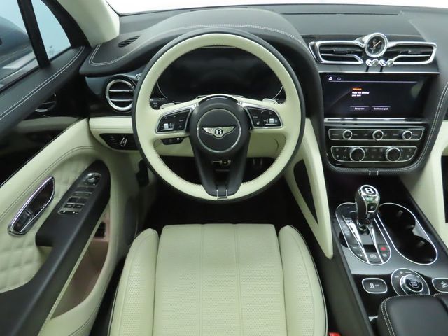 2022 Bentley Bentayga V8 AWD - 22936219 - 9