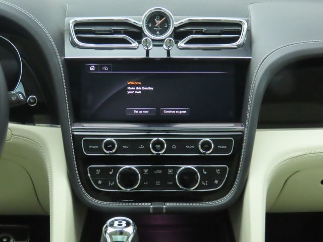 2022 Bentley Bentayga V8 AWD - 22936219 - 13