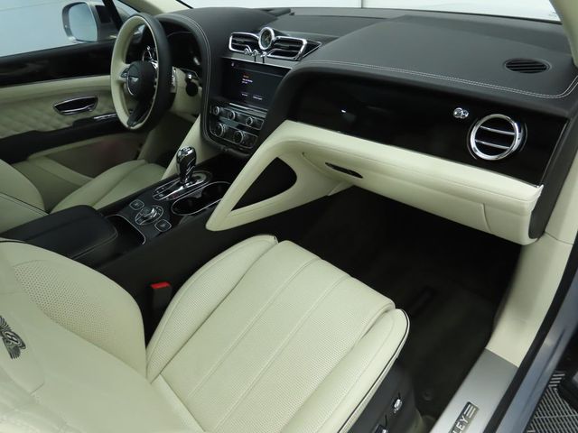 2022 Bentley Bentayga V8 AWD - 22936219 - 17