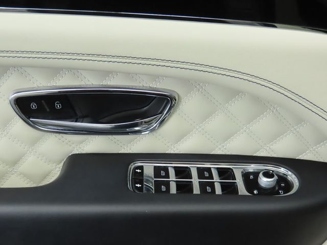 2022 Bentley Bentayga V8 AWD - 22936219 - 23