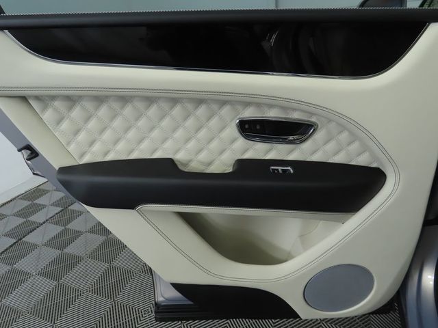 2022 Bentley Bentayga V8 AWD - 22936219 - 26