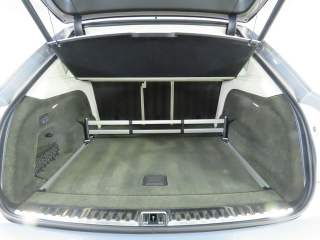 2022 Bentley Bentayga V8 AWD - 22936219 - 28