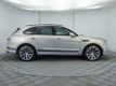 2022 Bentley Bentayga V8 AWD - 22936219 - 3