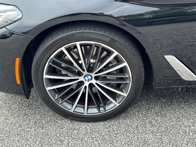 2022 BMW 5 Series 530i Sedan - 22831053 - 10