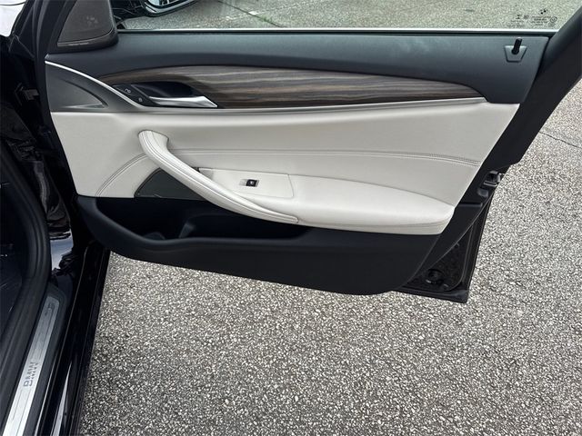 2022 BMW 5 Series 530i Sedan - 22831053 - 13
