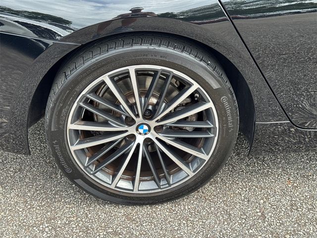 2022 BMW 5 Series 530i Sedan - 22831053 - 16