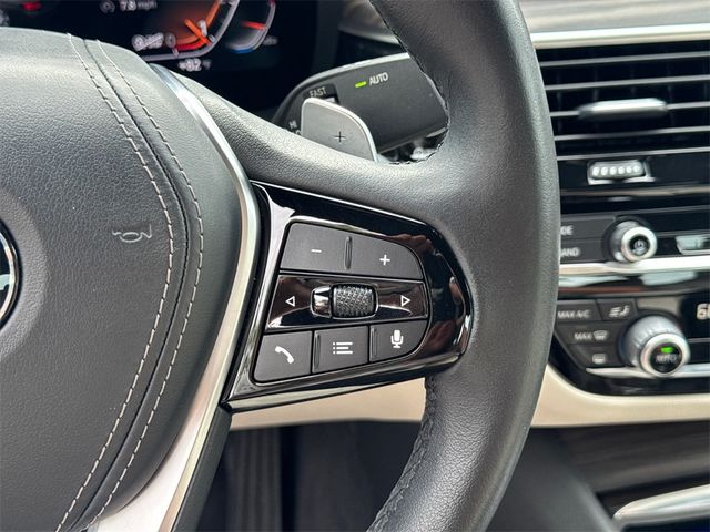 2022 BMW 5 Series 530i Sedan - 22831053 - 25