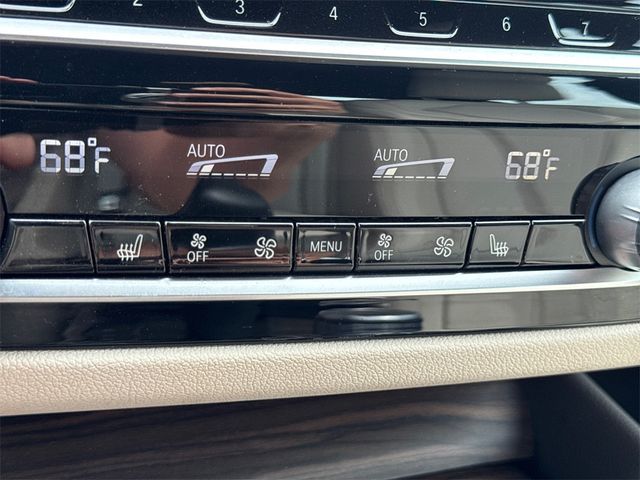 2022 BMW 5 Series 530i Sedan - 22831053 - 34