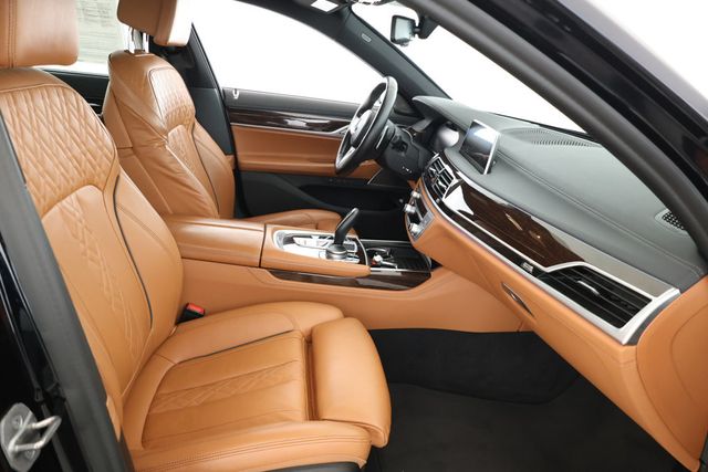 2022 BMW 7 Series 740i xDrive with M Sport, Premium & Driving Assistance Pro Pkgs - 22916654 - 23