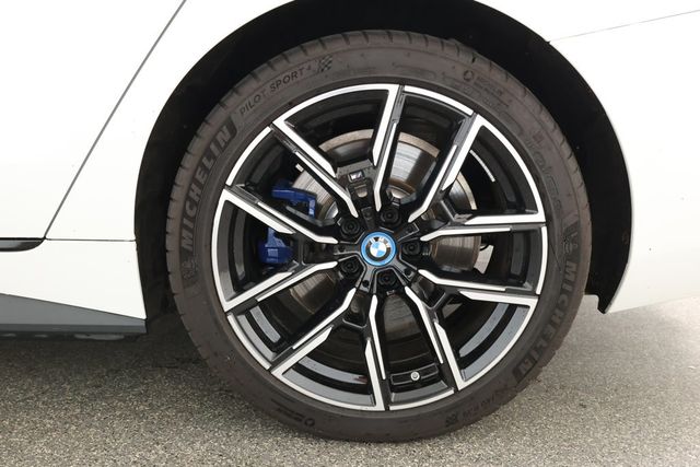 2022 BMW i4 eDrive40 Gran Coupe with M Sport and Dynamic Handling Packages - 22912904 - 6