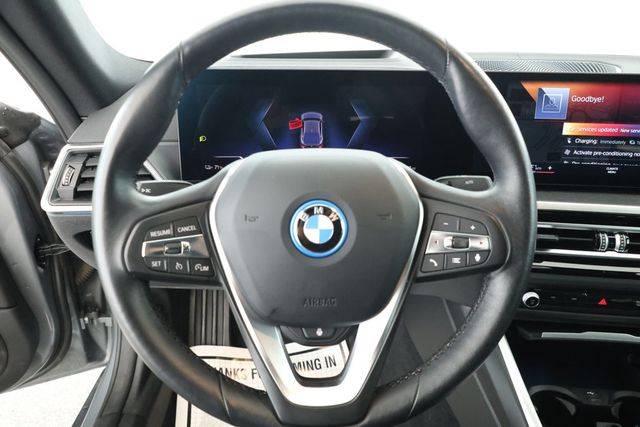 2022 BMW i4 eDrive40 Gran Coupe with Premium Package & 19'' Wheels - 22925934 - 11