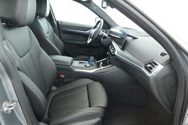2022 BMW i4 eDrive40 Gran Coupe with Premium Package & 19'' Wheels - 22925934 - 22