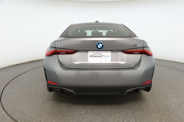2022 BMW i4 eDrive40 Gran Coupe with Premium Package & 19'' Wheels - 22925934 - 4
