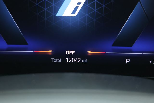 2022 BMW i4 eDrive40 Gran Coupe w/ Vernasca Leather, Premium Pkg & h/k Sound - 22913044 - 13