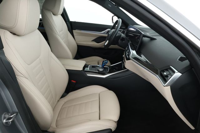 2022 BMW i4 eDrive40 Gran Coupe w/ Vernasca Leather, Premium Pkg & h/k Sound - 22913044 - 23