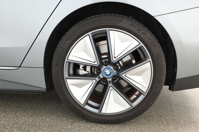 2022 BMW i4 eDrive40 Gran Coupe w/ Vernasca Leather, Premium Pkg & h/k Sound - 22913044 - 6