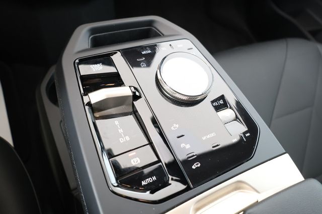 2022 BMW iX xDrive50 SAV with Convenience & Dynamic Handling Packages - 22846044 - 15