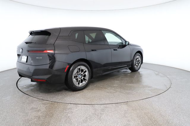2022 BMW iX xDrive50 SAV with Convenience & Dynamic Handling Packages - 22846044 - 4
