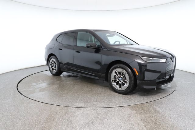 2022 BMW iX xDrive50 SAV with Convenience & Dynamic Handling Packages - 22846044 - 6