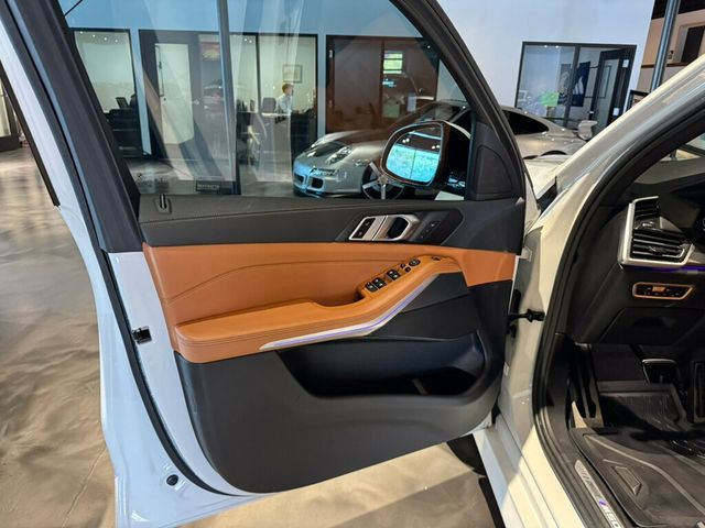 2022 BMW X5 M50i/PanoRoof/AmbientLighting/RemoteStart/HeadUpDisplay/NAV - 22936716 - 8